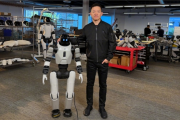 賈躍亭FF機器人出貨12台　深耕EAI教育場景
