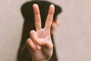 拍照習慣要改！1.5米內比耶恐洩露指紋